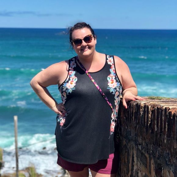 Meet your Posher, Ariel - Picture 1 of 1